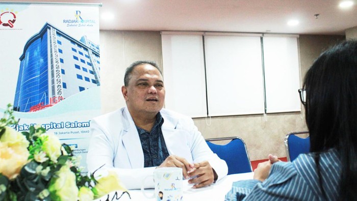 Direktur Radjak Hospital Salemba dr. Ika Sofrina, MKK mengatakan, untuk mengantisipasi kebutuhan masyarakat, Rumah Sakit yang telah berganti nama dari RS. MH Thamrin Salemba menjadi Radjak Hospital Salemba harus komprehensif dalam melayani semua lapisan masyarakat dan semua bidang pelayanan.