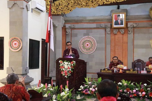Bupati Tanggapi Pandangan Umum soal 4 Ranperda Kabupaten Tabanan