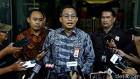 Dalam surat permohonan penundaan itu, Cak Imin meminta untuk diperiksa pada Kamis (7/9). Namun, permintaan itu ditolak KPK usai penyidik telah memiliki agenda penyidikan di hari tersebut. Tim penyidik KPK memutuskan untuk memanggil ulang Cak Imin pada pekan depan. KPK belum memerinci hari pemeriksaan Ketum PKB itu dilakukan.  