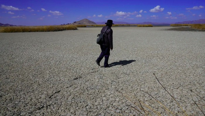 Danau Titicaca kering Danau Titicaca kering
