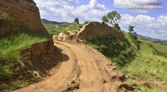 Dua warga China gali Great Wall China untuk jalan pintas ekskavator