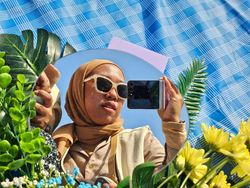 Jepretan Samsung Galaxy Z Flip 5 Dipakai Buat Piknik