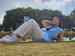 Jepretan Samsung Galaxy Z Flip 5 Dipakai Buat Piknik