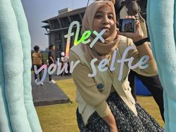 Jepretan Samsung Galaxy Z Flip 5 Dipakai Buat Piknik