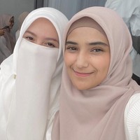 Sosok Nadya Mustika Rahayu pernah menjadi sorotan publik saat menikah dan kemudian bercerai dengan pedangdut Rizki DA. Kehidupan janda satu anak ini pun kemudian tak lepas dari sorotan media. Foto: Instagram