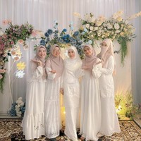 Banyak netizen kemudian mendoakan agar perempuan asal Bandung ini segera menyusul Larissa Chou untuk mendapatkan pasangan hidupnya. “MashaAllah, semoga kak Nadya segera menyusul,” komentar netizen.Foto: Instagram