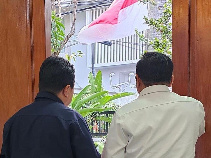 Menteri Agama (Menag) sekaligus Ketum Pimpinan Pusat GP Ansor Yaqut Cholil Qoumas mengunggah foto bersama Menteri BUMN Erick Thohir. Dalam unggahannya, Gus Yaqut menyinggung soal tanpa pengkhianat.