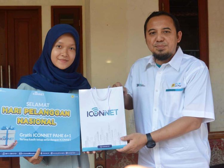 Hari Pelanggan Nasional, Direksi PLN ICON Plus Sapa Pelanggan Setia