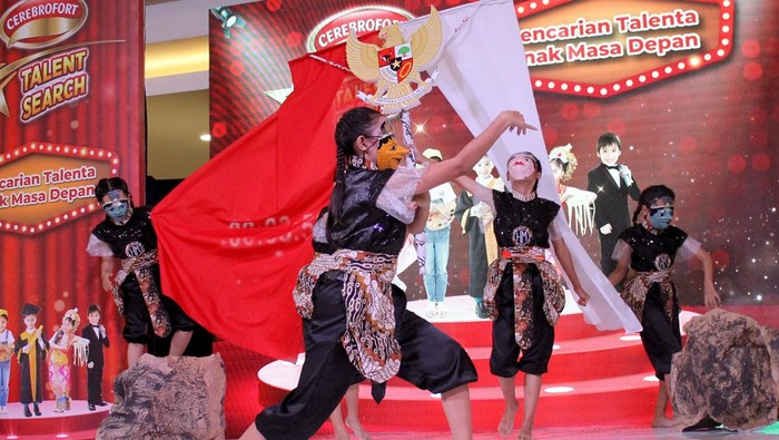 Jaring Talenta Cilik Sejak Dini Semarak ajang pencarian bakat Cerebrofort Talent Search untuk para talenta cilik sukses diikuti oleh ratusan pengunjung Festival Citylink. Intip keseruannya yuks.