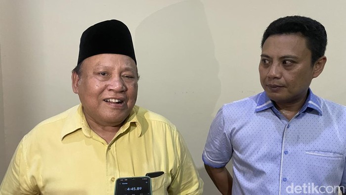 Jaya Baramuli (kiri) bersama ketua DPD Gerindra Sulsel Andi Iwan Darmawan Aras (kanan).