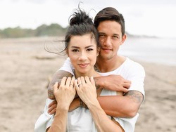 8 Foto Jennifer Bachdim Kini Kerja Cari Nafkah Usai Suaminya Nganggur