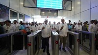 Sebelumnya guna memastikan kelancaran perjalanan kedua Kereta Api tersebut beberapa waktu lalu Menteri Perhubungan RI Budi Karya Sumadi juga sempat melakukan uji coba perjalanan terintegrasi dari Stasiun Halim menuju Stasiun Bandung menggunakan KA Cepat dilanjutkan dengan KA Feeder. 