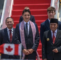 Berparas tegap dengan wajah tampan yang diwarisi dari sang ayah, sosok Xavier sempat menyita atensi netizen Indonesia. “Justin Trudeau aja udh ckep apa lg anaknya,” demikian bunyi salah satu komentar di Instagram. (Foto: ANTARA FOTO/RAISAN AL FARISI)