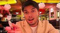 Untuk membuat para penggemarnya senang, Thariq sering mengunggah foto interaktif saat dirinya sedang makan seperti ini. Foto: Instagram @thariqhalilintar