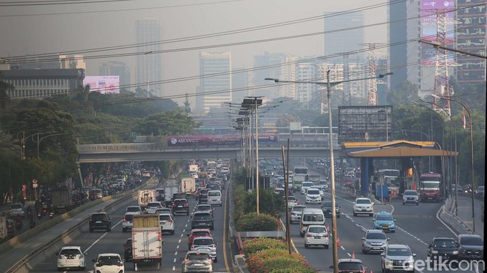 Jakarta tengah menggelar KTT ASEAN 2023. Sayangnya polusi udara di Ibo Kota hari ini sangat tinggi.