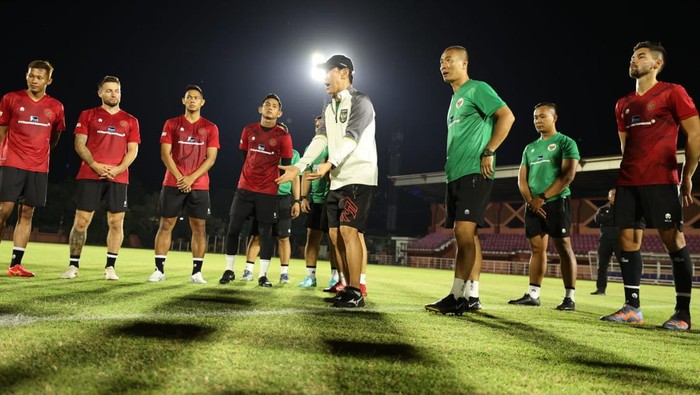 Latihan Timnas di Surabaya