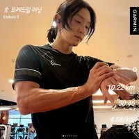 Lee Joon Gi menemukan ‘trik’ ini saat harus syuting banyak adegan action. Dia merasa kesulitan di tahun pertama dan kedua. Namun Lee Joon Gi tak menyerah dan konsisten tidak menyentuh nasi maupun makanan bertepung. Foto: dok. Instagram @actor_jg