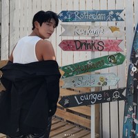 Hal itu diungkap Lee Joon Gi saat mengisi acara televisi You Quiz on the Block. Untuk menjaga bentuk tubuhnya dia berhenti makan karbohidrat dan menggantinya dengan asupan protein.Foto: dok. Instagram @actor_jg