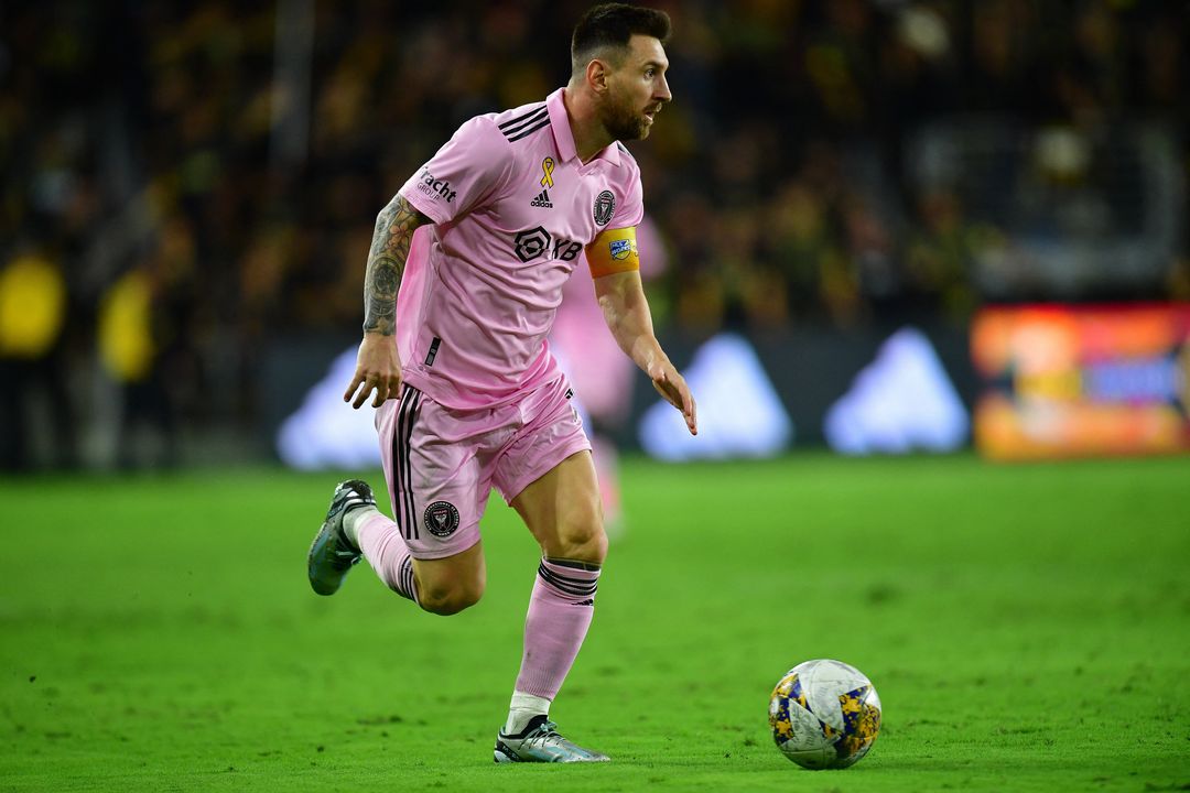 Lionel Messi Sep 3, 2023; Los Angeles, California, USA; Inter Miami forward Lionel Messi (10) against Los Angeles FC at BMO Stadium. Mandatory Credit: Gary A. Vasquez-USA TODAY Sports