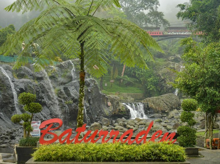 Lokawisata Baturraden di Banyumas, Jawa Tengah.