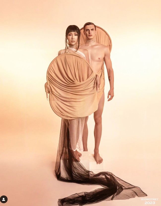 Di look kedua Lucinta dan Alan tampil serba coklat dengan tema adem ayem. KONSEPNYA ADEM AYEM.. tulis Rio dalam keterangan di unggahan Instagram pribadinya. Foto: Instagram/@riomotret