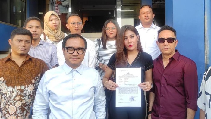 Mantan istri Raden Indrajana, Keyla Evelyne, dilaporkan ke Polda Metro Jaya