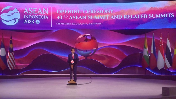 President Joko Widodo delivers a speech at the opening of the 43rd ASEAN Summit 2023 at Jakarta, Tuesday (5/9/2023), Media Center of The ASEAN Summit 2023/Akbar Nugroho Gumay/foc. *** Local Caption *** Presiden Joko Widodo berpidato saat pembukaan KTT ke-43 ASEAN 2023 di Jakarta, Selasa (5/9/2023). Media Center KTT ASEAN 2023/Akbar Nugroho Gumay/foc.