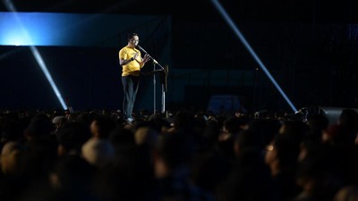 Momen Ridwan Kamil dan Warga Antusias di West Java Festival 2023