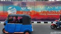 Selain itu, ada sembilan negara yang mitra yang diundang di antaranya Republik Korea, India, Jepang, RRT, New Zealand, Kanada, Australia, Rusia, dan Amerika Serikat (AS). Dengan tambahan dua negara lagi yakni, Bangladesh sebagai Ketua Indian Ocean Rim Association (IORA) dan Cook Islands sebagai Ketua Pacific Island Forum (PIF).