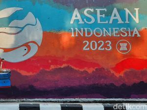 Mural KTT ASEAN Percantik Jalanan Ibu Kota