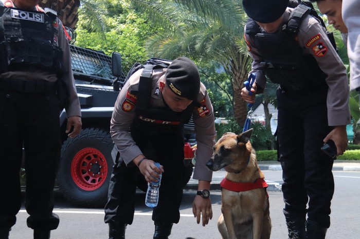 Pengamanan KTT ASEAN ke-43 di Jakarta.