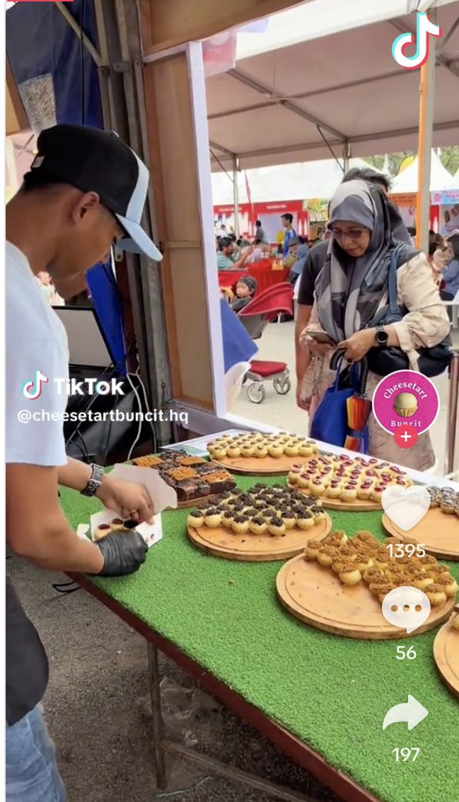 Penjual cheese tart