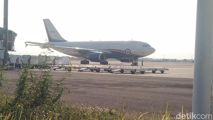 Pesawat kenegaraan Kanada parkir di Bandara Kertajati