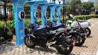 Seperti diketahui, kendaraan listrik yang digunakan dalam KTT ASEAN ke-43 mencapai 800 unit, termasuk 560 mobil listrik dan 240 sepeda motor listrik.  