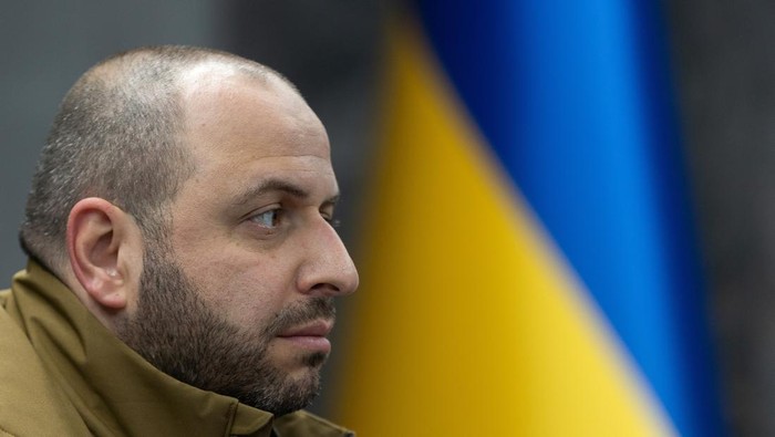 Rustem Umerov, head of the country's main privatisation fund, attends a meeting in the president's office, as Russia's attack on Ukraine continues, in Kyiv, Ukraine November 16, 2022.   Ukrainian Presidential Press Service/Handout via REUTERS ATTENTION EDITORS - THIS IMAGE HAS BEEN SUPPLIED BY A THIRD PARTY.