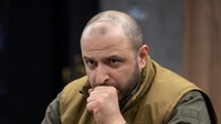 Dilansir Alarabiya News, Senin (4/9/2023), penunjukan Umerov ini masih membutuhkan persetujuan parlemen Ukraina. Jika memang parlemen Kyiv menyetujui, maka Umerov akan menjadi Muslim dan anggota etnis Tatar Crimea pertama yang memegang jabatan menteri di Ukraina. Ukrainian Presidential Press Service/Handout via REUTERS.  