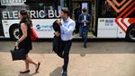 Potret Shuttle Bus Listrik Wira-wiri Selama KTT ASEAN 2023