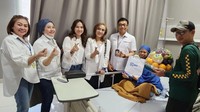 Selain itu juga pembagian bingkisan dan gift berupa Tumbler dan KartuBrizzy senilai Rp. 100 ribu kepada  nasabah yang melakukankunjungan atau walk in di 26 kantor layanan BRI Life di seluruhIndonesia  pada tanggal 4 September kemarin. 