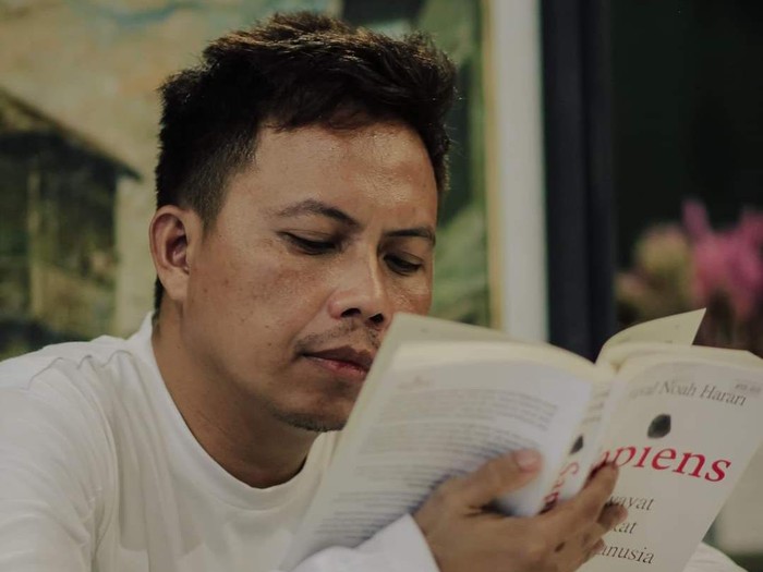 Randu Alamsyah, novelis buku Wentira