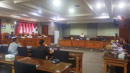 Rapat Pansus antara DPRD dengan Pemkab Karangasem di ruang rapat DPRD Karangasem, Selasa (5/9/2023). Rapat tersebut membahas polemik pembangunan resor di Desa Bugbug.