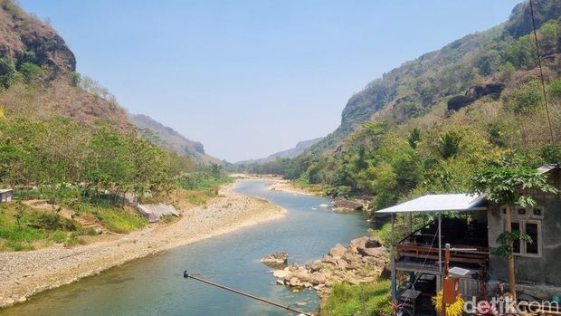 Suasana di Selopamioro Adventure Park di Kalurahan Selopamioro, Kapanewon Imogiri, Kabupaten Bantul, Selasa (5/9/2023). Objek wisata air ini ditutup sementara buntut peristiwa dua pengunjung tewas tenggelam.