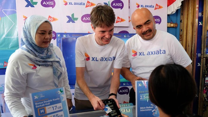 Tingkatkan Kepuasan Pelanggan di Harpelnas 2023 XL Axiata terus melakukan berbagai langkah inovatif untuk memperkuat dan memastikan berjalannya sejumlah program yang dipercaya mampu mengedepankan kepuasan pelangan. Terus berinovasi guna meningkatkan kepuasan dan pengalaman pelanggan.