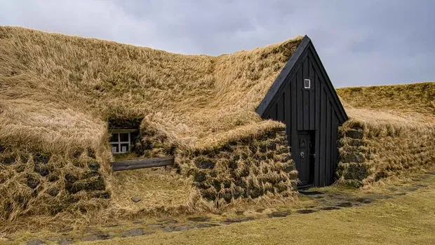 Turf House (rumah rumput) /Kredit: Arctic Adventures Via Adventure.is