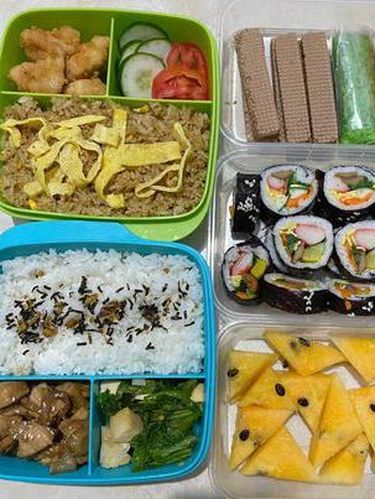 Unggahan viral suami yang membuka bekal dari sang istri istrinya lengkap seperti ingin piknik.