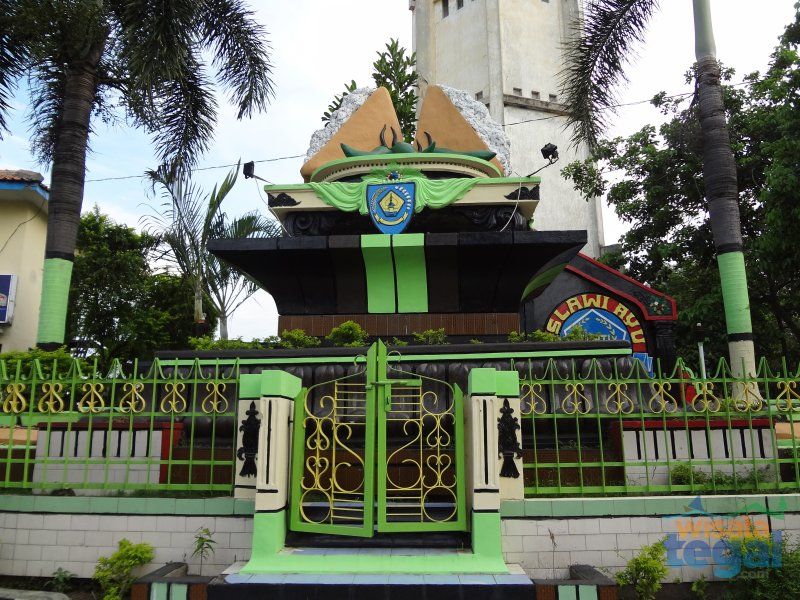 Unik! 7 Tugu di Indonesia Ini Bertema Makanan, Tahu Aci hingga Pete