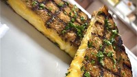 Sandwich keju atau grilled sandwich biasanya motif panggangannya tak beraturan. Berbeda dengan tampilan grilled sandwich yang sempurna ini. Foto: BoredPanda/Site News