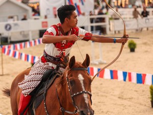 Kenalkan! Arsa Wening, Atlet Panahan Berkuda Muda Indonesia Berprestasi Dunia