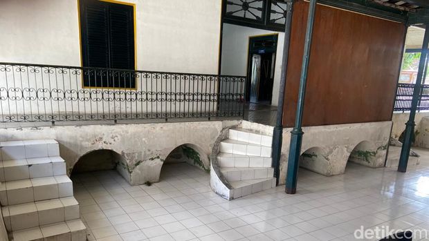 Bangunan yang ada di Pesanggrahan Ambarbinangun, Bantul. Ada kolam pemandian putri keraton hingga balai. Foto diambil Senin (4/9/2023).