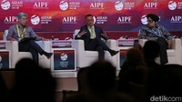 Seperti yang kita ketahui hampir 100% atau 90% pegawai di UMKM atau menyumbang 60% PDB, tapi separuh UMKM informal atau belum terjangkau sistem bank, katanya dalam acara Plenary Sessions on AIPF sub-themes III: Inclusive Digital Transformation di sela KTT ASEAN 2023 - AIPF di Hotel Mulia Senayan, Jakarta Pusat, Rabu (6/9/2023). 