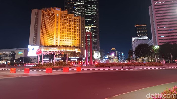 Bundaran HI sepi kendaraan (Damaris Fanuelle/detikcom)